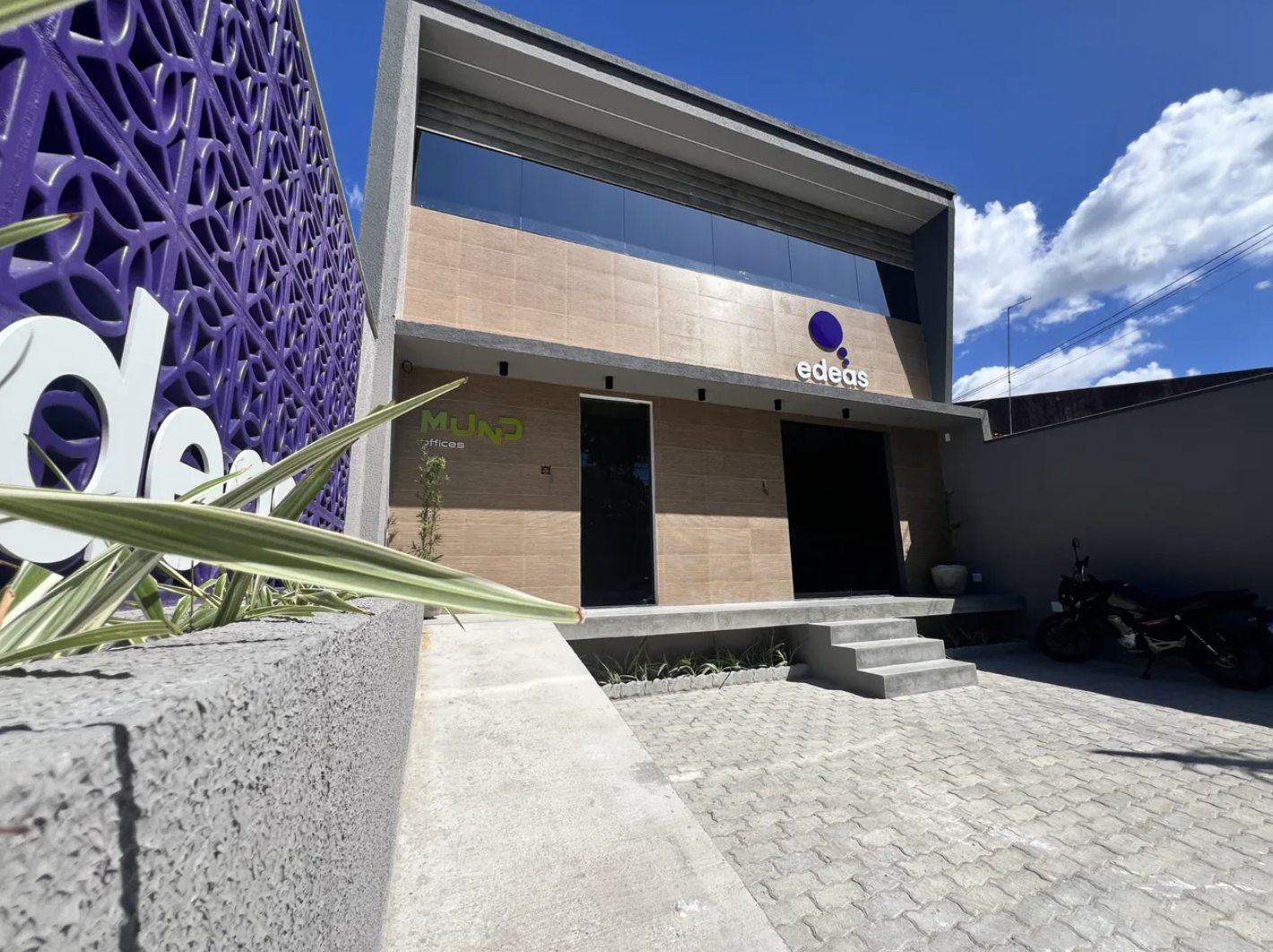 Fachada da Mund Offices no Cambeba em Fortaleza
